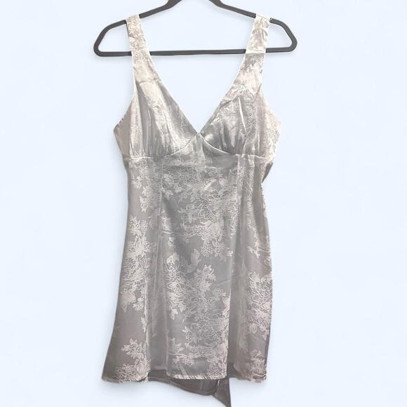 Cider Women's Tie white medium satin Slip Dress EUC - Picture 1 of 5